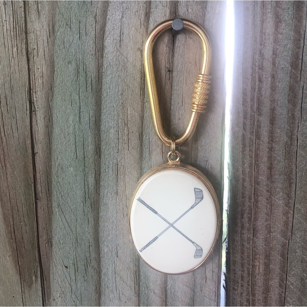Barlow Gold Tone Key Ring Oval Featuring Two Crossed Golf Clubs